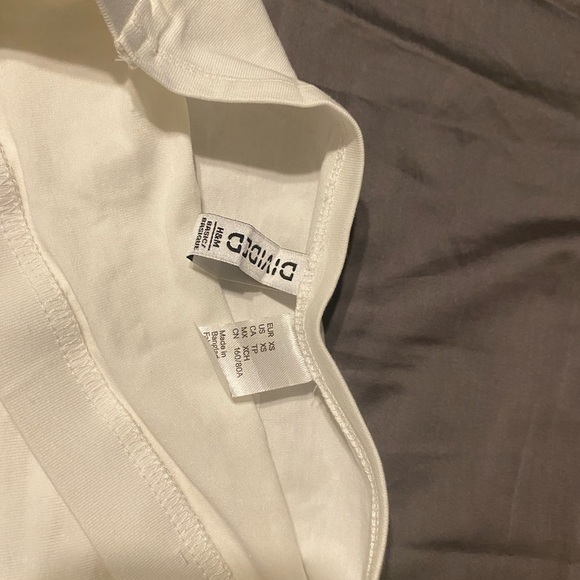 H&M XS white bandeau top - never worn - Picture 2 of 2